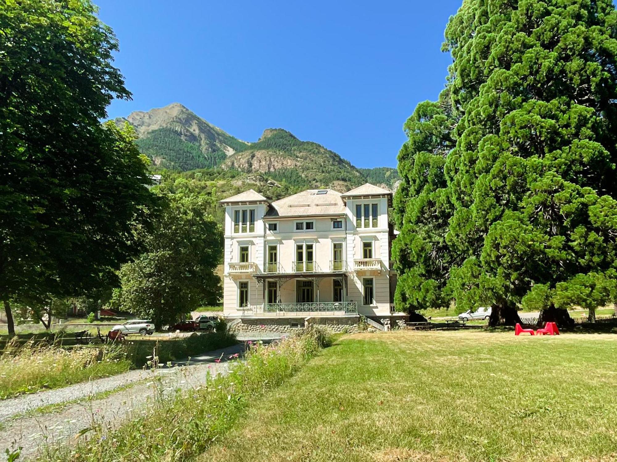 Villa Sequoia Jausiers Luaran gambar